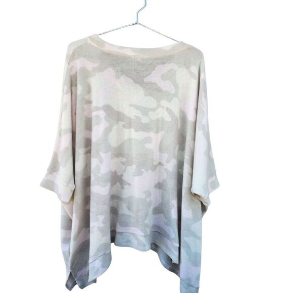 Maurices White Camo Sweater Soft Shark Bite Hem Raglan Poncho Womens Plus S/M - Picture 2 of 8